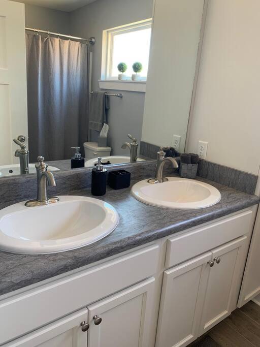 Newly Built Townhome Close To The Asheville Sites Candler Εξωτερικό φωτογραφία